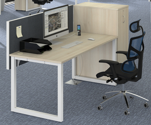 Kancelářské stoly Uni O – výjimečně pevná konstrukce
